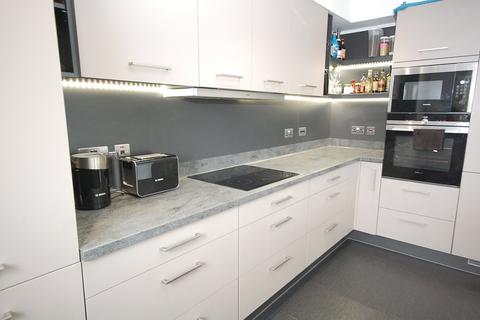 2 bedroom flat to rent, May Baird Gardens, City Centre, Aberdeen, AB25
