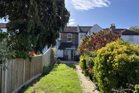 19 Bynes Road, South Croydon, CR2 0PY