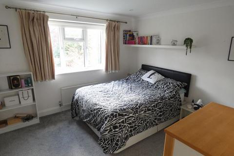4 Berrington Drive, East Horsley, Leatherhead, KT24 5ST
