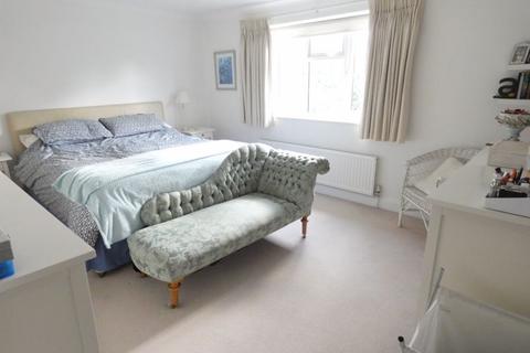 4 Berrington Drive, East Horsley, Leatherhead, KT24 5ST