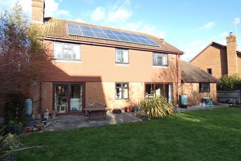 4 Berrington Drive, East Horsley, Leatherhead, KT24 5ST