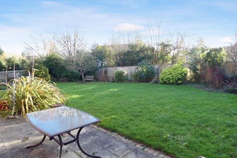 4 Berrington Drive, East Horsley, Leatherhead, KT24 5ST
