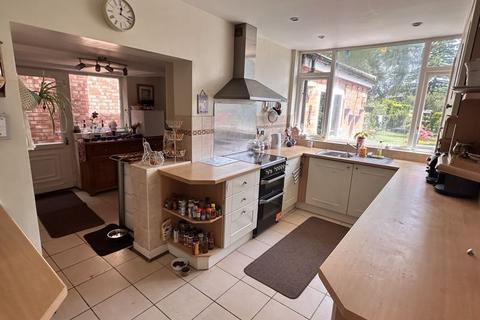 88 Hollyfield Road, Sutton Coldfield, B75 7SH
