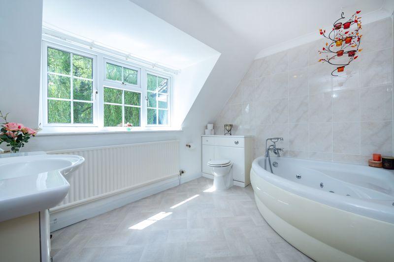 En-suite bathroom