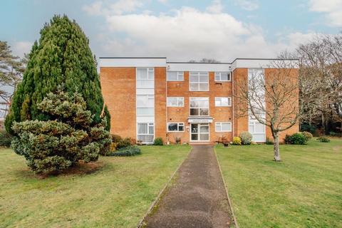 2 bedroom apartment to rent, 12 Haslemere Avenue, Christchurch BH23