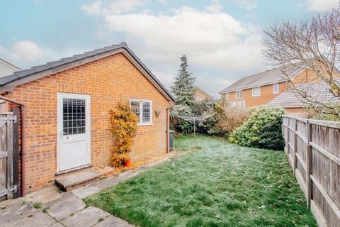 3 bedroom semi-detached house to rent, Evesham Close, Bournemouth BH7