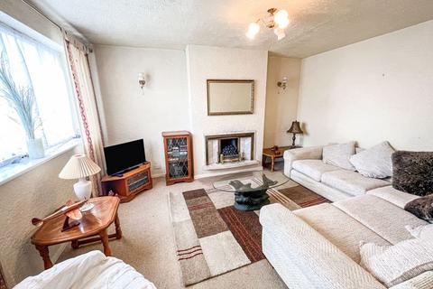 2 bedroom bungalow for sale - Aintree Road, Little Lever