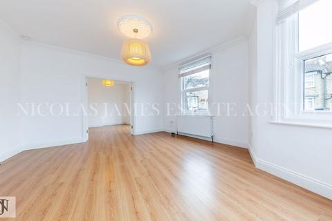 2 bedroom apartment to rent, St Johns Villas, Friern Barnet , London N11