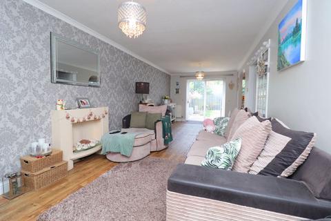 2 Pound Close, Brockworth, Gloucester, GL3 4UR