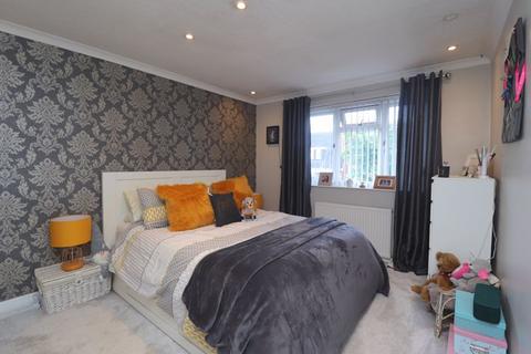 2 Pound Close, Brockworth, Gloucester, GL3 4UR