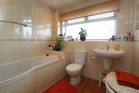 2 Pound Close, Brockworth, Gloucester, GL3 4UR