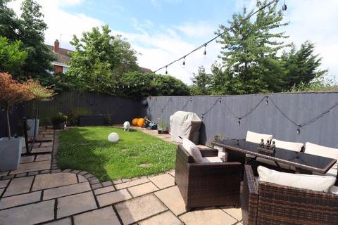 2 Pound Close, Brockworth, Gloucester, GL3 4UR