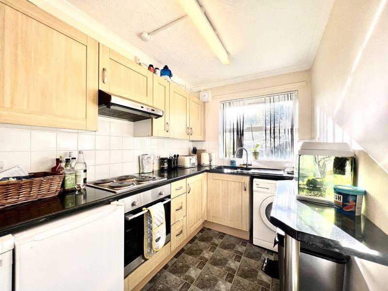 Grierson Close, Calne SN11 2 bed apartment for sale £135,000