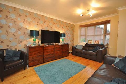 4 bedroom detached house for sale, Oldfield Close, Ossett