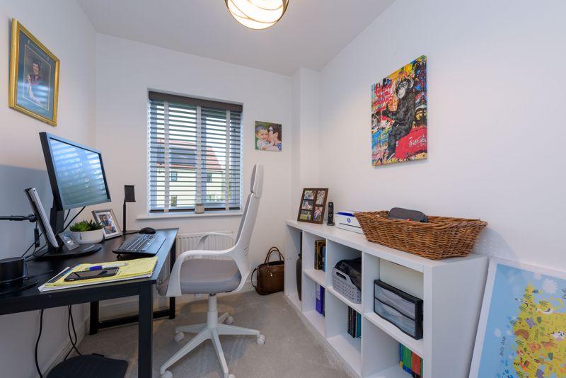 Bedroom 4 / Study