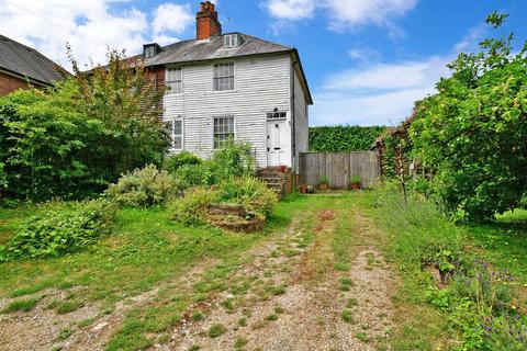 3 bedroom semi-detached house for sale - New Town, Uckfield, East Sussex
