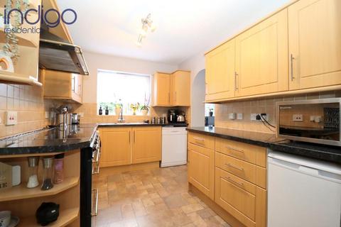 6 bedroom detached house for sale - Danvers Drive, Barton Hills, Luton, Bedfordshire, LU3 4EF