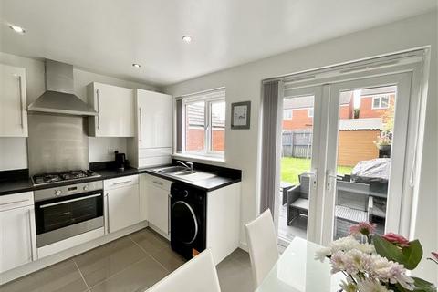 3 bedroom semi-detached house for sale - Spitfire Road, Woodhouse, Sheffield, S13 7AD
