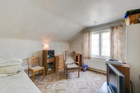 22 Cedar Avenue, Sidcup, DA15 8NL