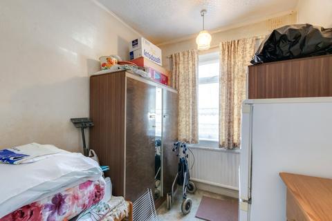 22 Cedar Avenue, Sidcup, DA15 8NL