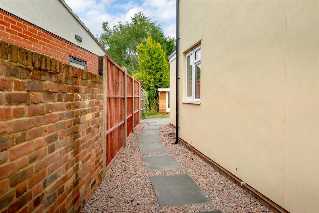30a Sandcross Lane 7.jpg
