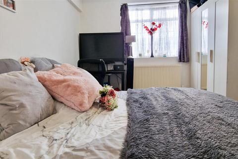 660 Mitcham Road, Croydon, CR0 3AB