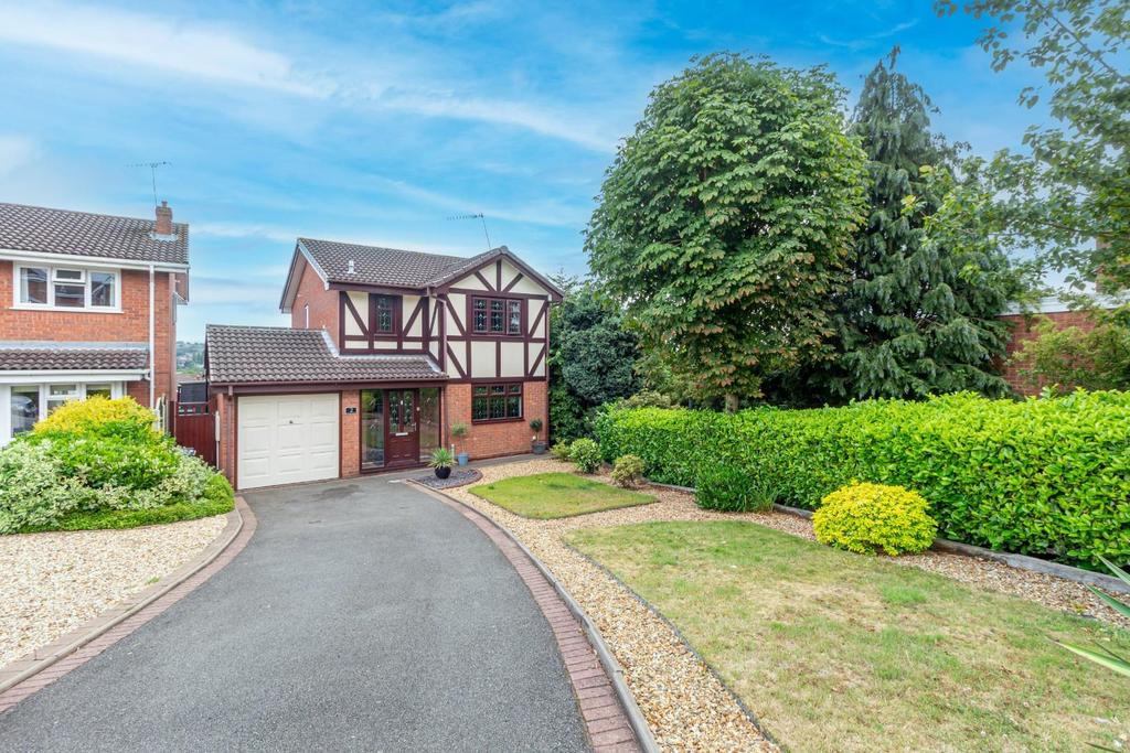 Martindale Walk, Brierley Hill 3 bed detached house for sale £350,000