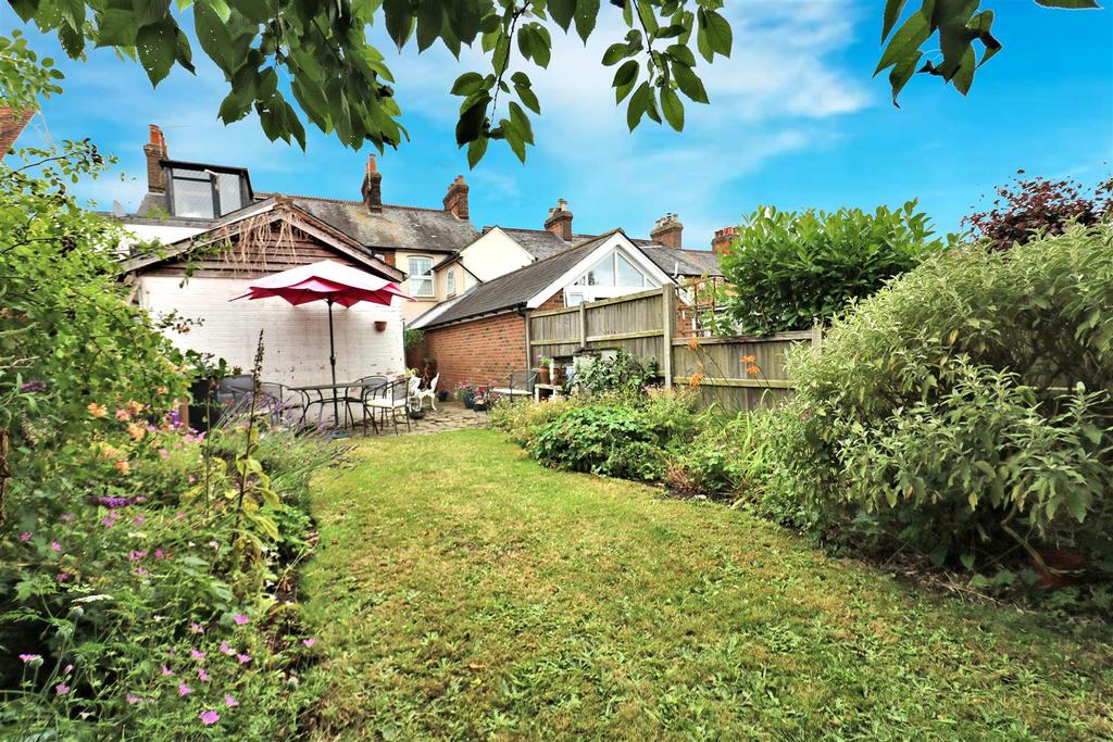 High Street, Codicote, Hitchin, SG4 3 bed terraced house for sale £
