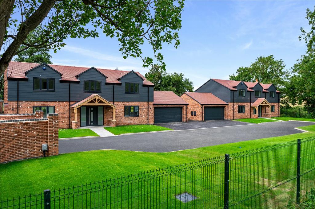 Aberford Road, Stanley, Wakefield, West Yorkshire 4 bed detached house