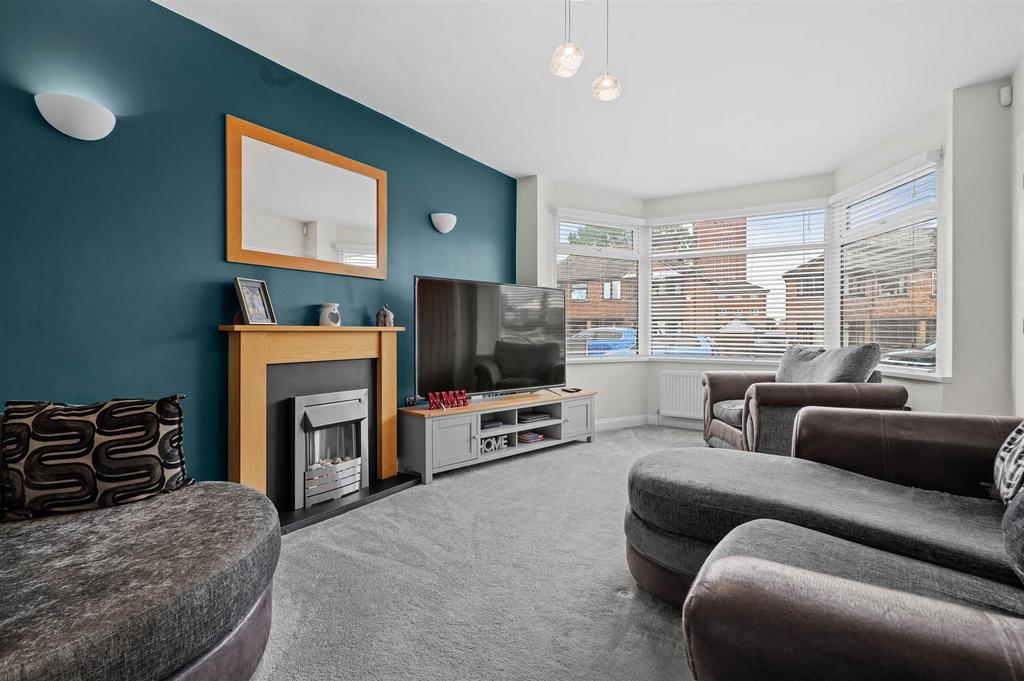 Briardene Avenue, Bedworth 3 bed semidetached house £275,000