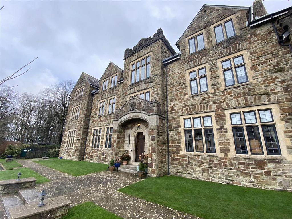 Westheath Avenue, Bodmin, PL31 2 bed apartment £725 pcm (£167 pw)