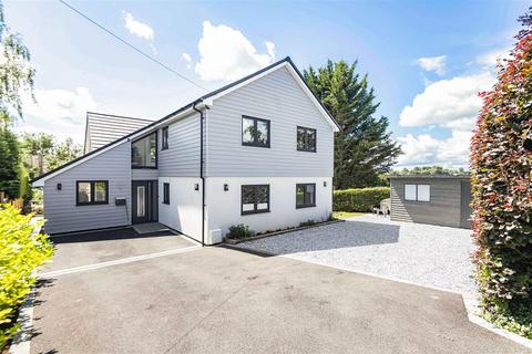 28 Highdown Avenue, Emmer Green, Reading, RG4 8QS