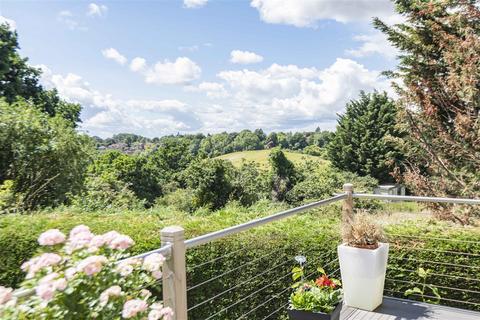 28 Highdown Avenue, Emmer Green, Reading, RG4 8QS