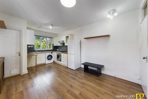 88a Rosslyn Crescent, Harrow, HA1 2RZ