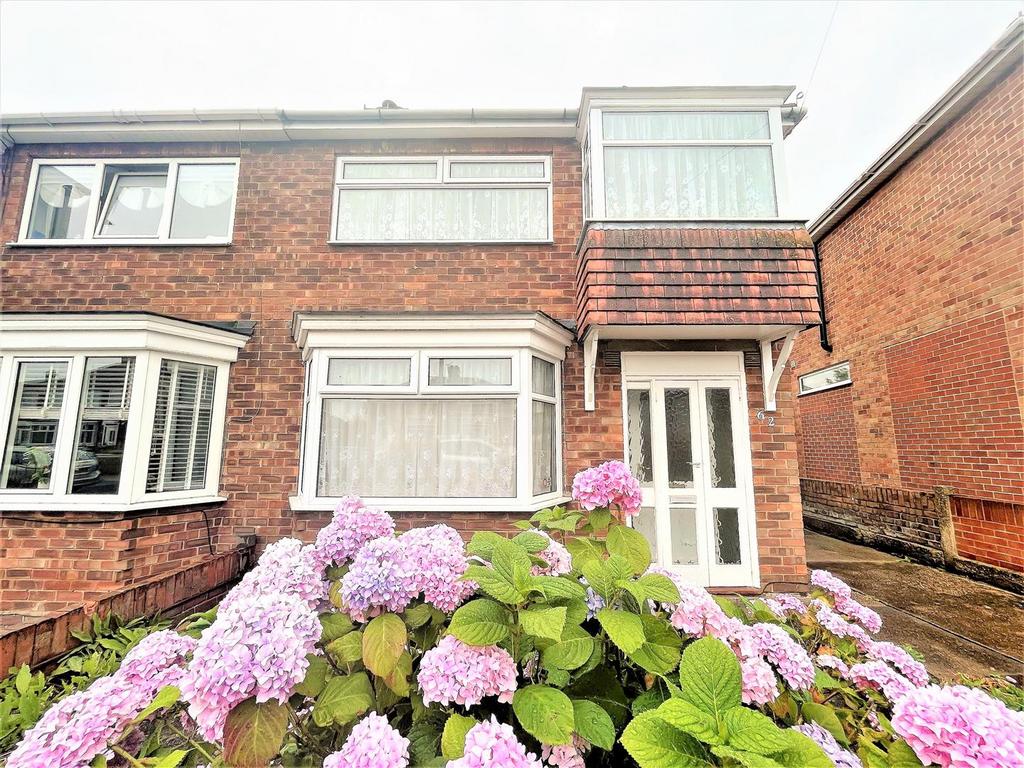 Penshurst Road, Cleethorpes, N.E. Lincs, DN35 9EG 3 bed semidetached