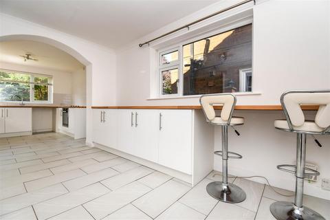 23 Dalesway, Kirk Ella, Hull, HU10 7NE