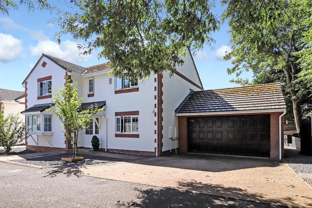 Witten Gardens, Northam, Bideford, Devon, EX39 5 bed detached house for