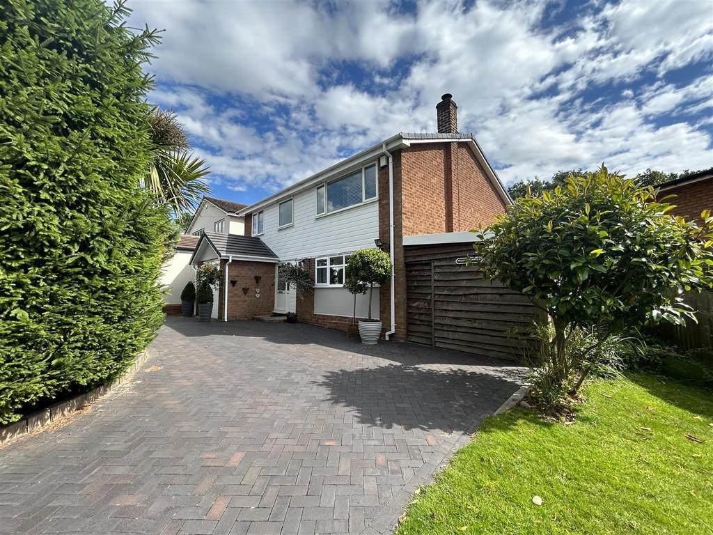 Penns Lake Road, Walmley, Sutton Coldfield 4 bed detached house for