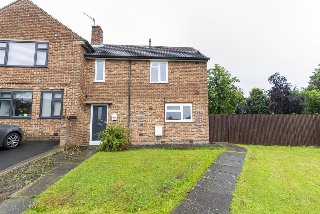Rufford Close, Boythorpe, Chesterfield 2 bed semidetached house for
