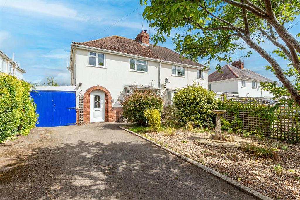 Holloway, Pershore 3 bed semidetached house £350,000