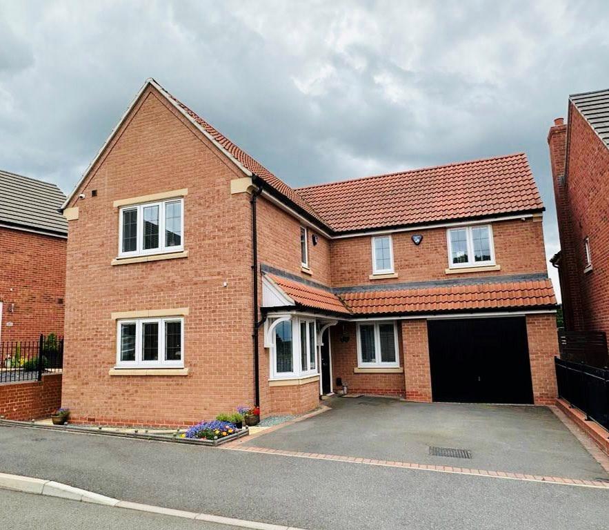 Daisy Lane, Shepshed, Loughborough, LE12 4 bed detached house £390,000