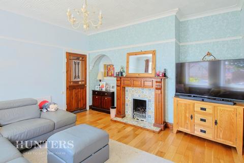 16 Brae Side, Oldham, OL8 3AP