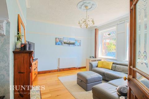 16 Brae Side, Oldham, OL8 3AP