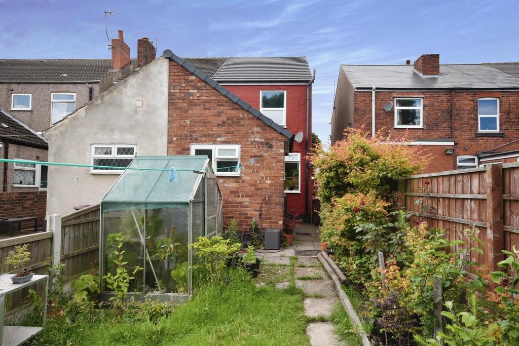Rear garden 02.jpg