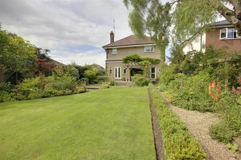 74 Carr Lane, Willerby, Hull, HU10 6JN