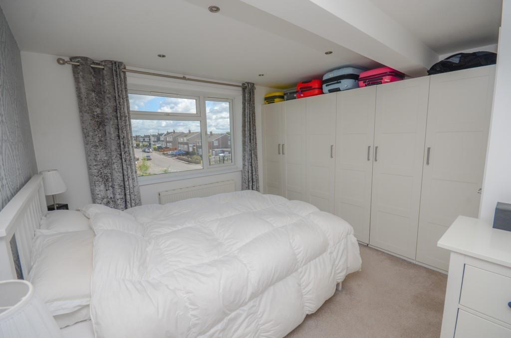 Bedroom 1 pic 2.jpg
