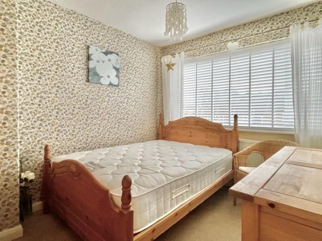 Master bed.jpg