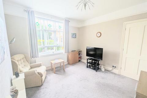 132 Lime Grove, Newark, NG24 4AH