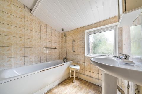 20 Worthington Road, Surbiton, KT6 7RX