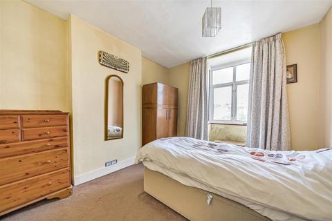 20 Worthington Road, Surbiton, KT6 7RX
